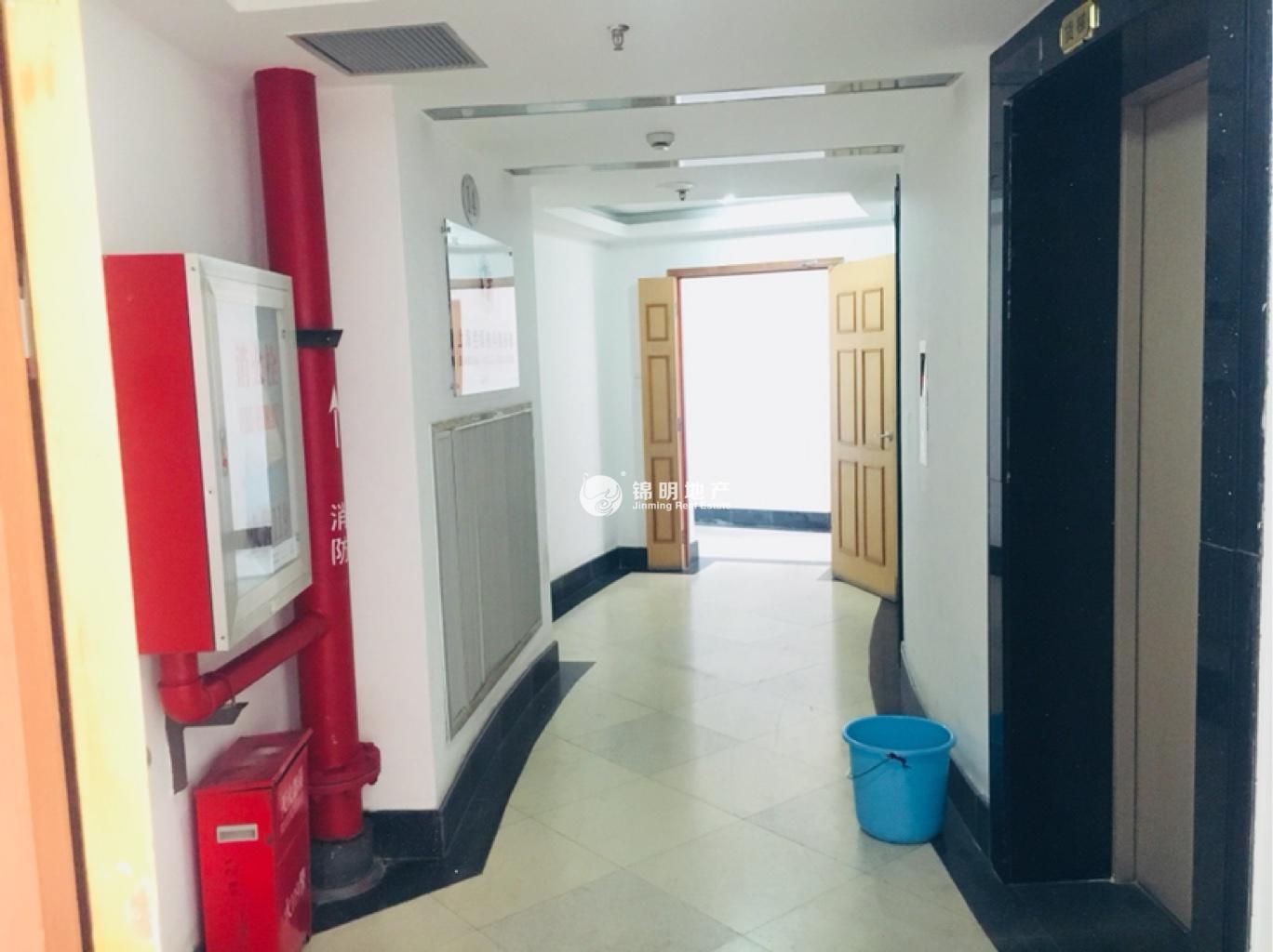 万体馆徐汇晶典大厦158平米写字楼出租